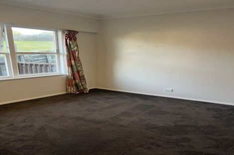 Photo of property in 5 Woodglen Road, Glen Eden, Auckland, 0602