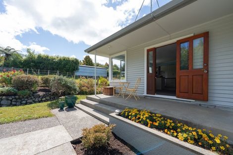 Photo of property in 6 Waugh Street, Kimbolton, 4777