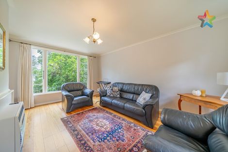 Photo of property in 1 Woodvale Grove, Fairfield, Lower Hutt, 5011