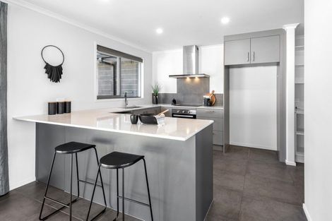 Photo of property in 18 Maui Place, Spotswood, New Plymouth, 4310