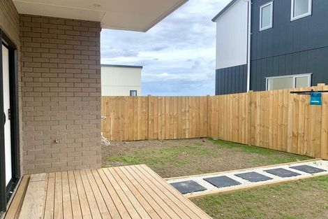 Photo of property in 1a Putiputi Way, Papakura, 2110