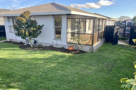 Photo of property in 50 Chipping Lane, Redwood, Christchurch, 8051