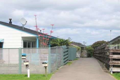 Photo of property in 214 Dickson Road, Papamoa Beach, Papamoa, 3118