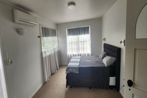 Photo of property in 17 Hewlett Road, Massey, Auckland, 0614