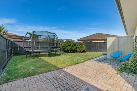 Photo of property in 56 Stranraer Crescent, Wattle Downs, Auckland, 2103