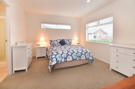 Photo of property in 8 Chalmers Close, Orewa, 0931