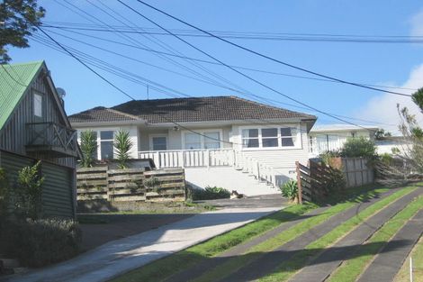 Photo of property in 2/17 Weldene Avenue, Glenfield, Auckland, 0629