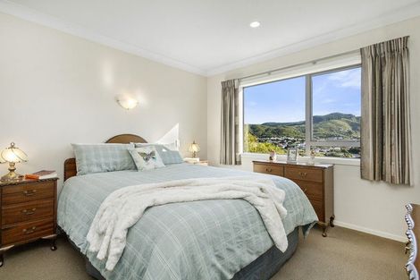 Photo of property in 22a Bartlett Grove, Tawa, Wellington, 5028