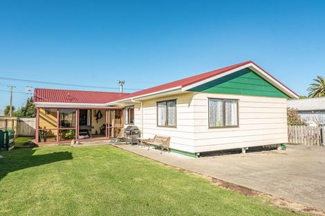 Photo of property in 49 Manuka Street, Castlecliff, Whanganui, 4501