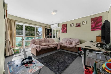 Photo of property in 14 Bedlington Avenue, Manurewa, Auckland, 2102