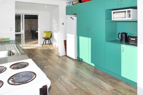 Photo of property in 53 Pratt Avenue, Foxton Beach, Foxton, 4815