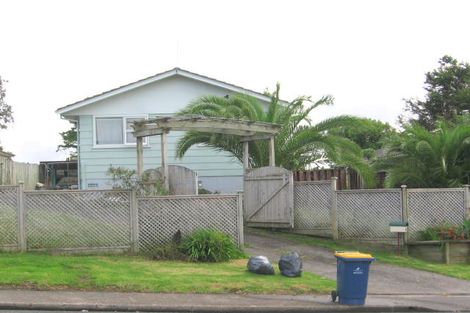 Photo of property in 15 Roick Parade, Glen Eden, Auckland, 0602