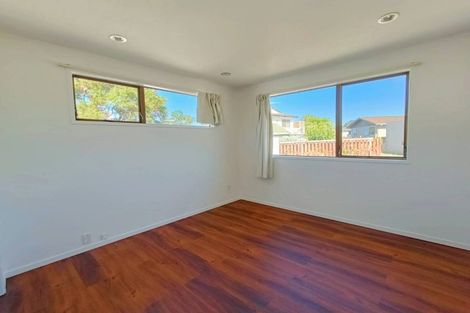 Photo of property in 9 Lisa Rise, Half Moon Bay, Auckland, 2012