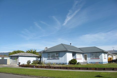 Photo of property in 32 Disraeli Street, Westport, 7825