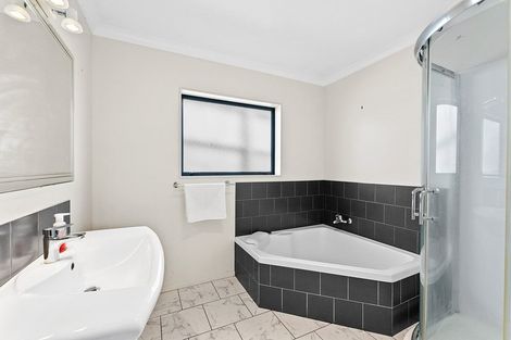 Photo of property in 57 Oteki Park Drive, Welcome Bay, Tauranga, 3112