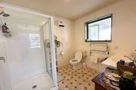Photo of property in 77 Patons Rock Road, Patons Rock, Takaka, 7182