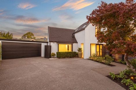 Photo of property in 2 Wairarapa Terrace, Merivale, Christchurch, 8014