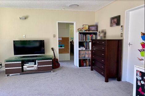 Photo of property in 13f2 Oswald Crescent, Paparangi, Wellington, 6037