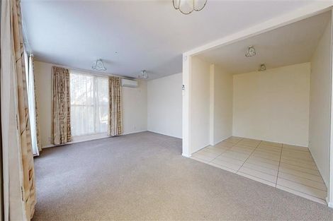 Photo of property in 109 Akaroa Drive, Maupuia, Wellington, 6022