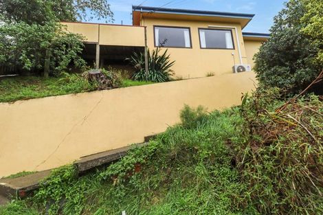 Photo of property in 5 Houghton Bay Road, Houghton Bay, Wellington, 6023
