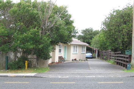 Photo of property in 2/57 Seaview Road, Glenfield, Auckland, 0629