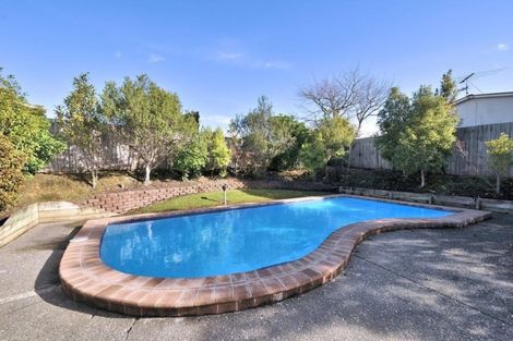 Photo of property in The Haven, 5/120 Beach Haven Road, Beach Haven, Auckland, 0626
