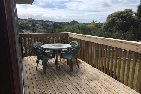 Photo of property in 2/16 Shanaway Rise, Hillcrest, Auckland, 0627