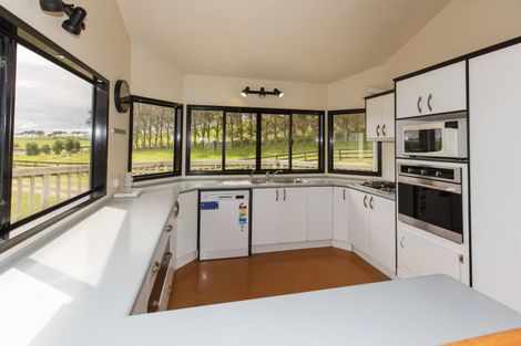 Photo of property in 106 Rehutai Road, Baylys Beach, Dargaville, 0377
