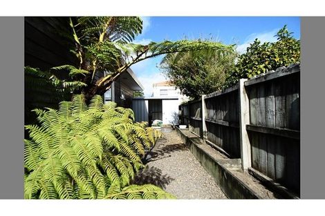 Photo of property in 118b Hutchinson Avenue, New Lynn, Auckland, 0600