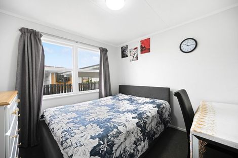 Photo of property in 10 Bremridge Place, Melville, Hamilton, 3206
