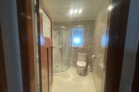 Photo of property in 22 Lincoln Park Avenue, Massey, Auckland, 0614