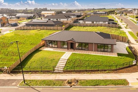 Photo of property in 18 Okohaka Avenue, Glenbrook, 2681