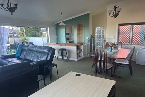 Photo of property in 1/188 Browns Bay Road, Murrays Bay, Auckland, 0630