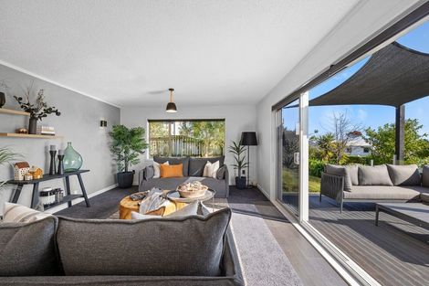 Photo of property in 9 Cabot Place, Frankleigh Park, New Plymouth, 4310