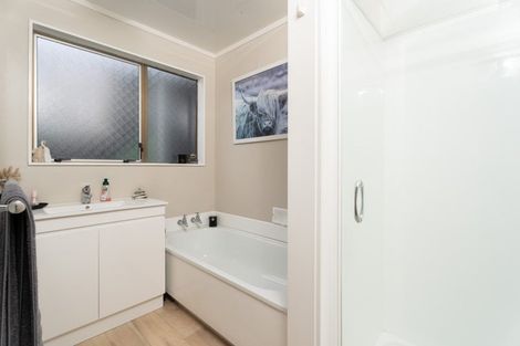 Photo of property in 2 Makatote Grove, Churton Park, Wellington, 6037