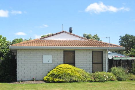 Photo of property in 18 Malabar Crescent, Broomfield, Christchurch, 8042