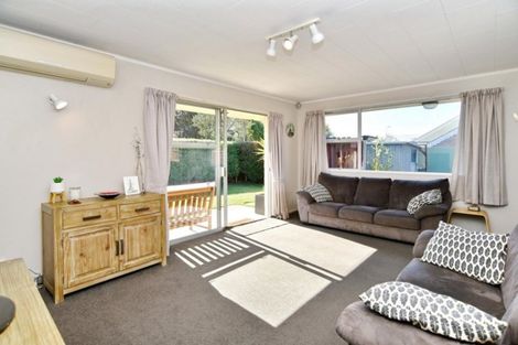 Photo of property in 10 Salford Avenue, Redwood, Christchurch, 8051