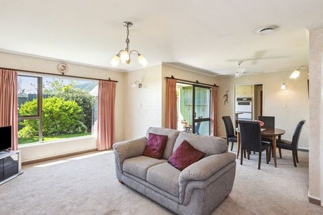 Photo of property in 50b Rewarewa Crescent, Waikanae, 5036