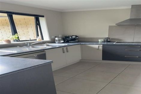 Photo of property in 32 Nielsen Gardens, Rototuna, Hamilton, 3210