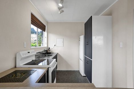 Photo of property in 3 Ross Place, Blagdon, New Plymouth, 4310