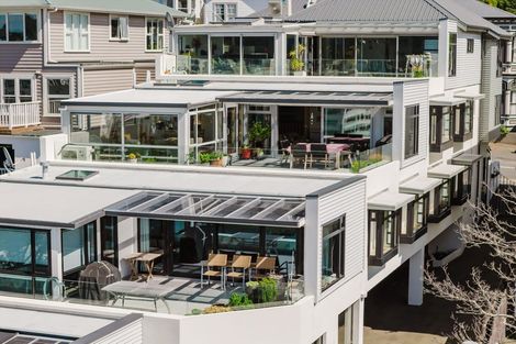 Photo of property in 2/227 The Terrace, Wellington Central, Wellington, 6011