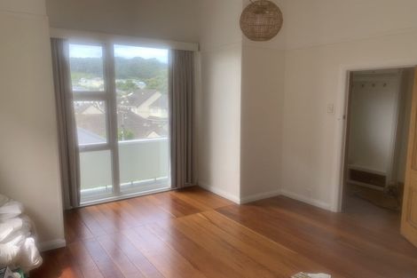 Photo of property in 37 Ara Paiwhenua, Tawa, Wellington, 5028