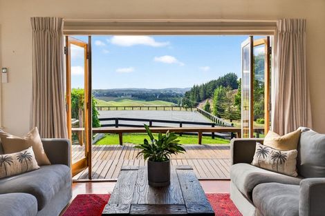 Photo of property in 1222 Taihape Road, Sherenden, Hastings, 4179