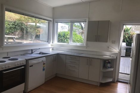 Photo of property in 37 Ara Paiwhenua, Tawa, Wellington, 5028