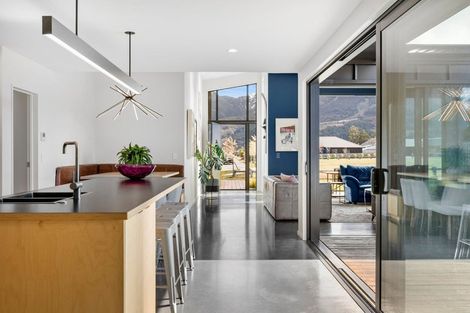 Photo of property in 17 Dingle Street, Lake Hawea, 9382