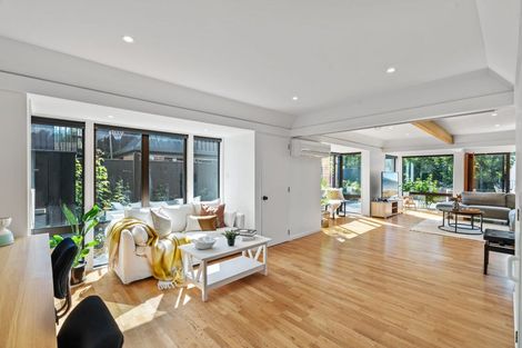 Photo of property in 143 Straven Road, Fendalton, Christchurch, 8014