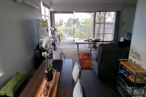 Photo of property in 5 Hartley Terrace, Massey, Auckland, 0614