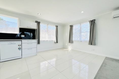 Photo of property in 24 Catkin Crescent, Papatoetoe, Auckland, 2025