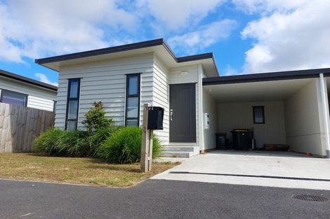 Photo of property in 2u2 Searancke Place, Fairfield, Hamilton, 3214