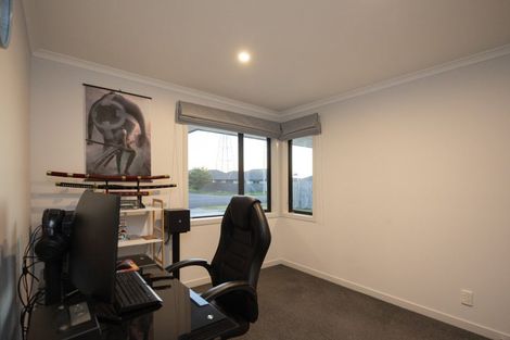 Photo of property in 195 Pacific Drive, Fitzherbert, Palmerston North, 4410